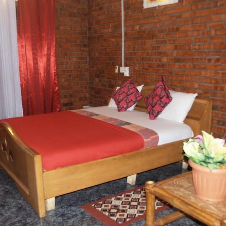 Joy Family Lodge Amasaman Экстерьер фото