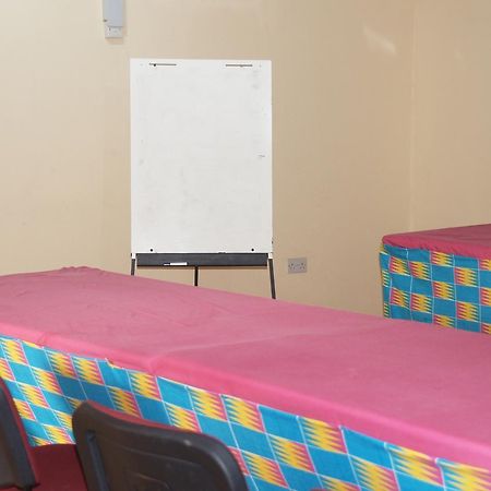 Joy Family Lodge Amasaman Экстерьер фото