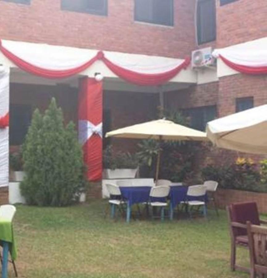 Joy Family Lodge Amasaman Экстерьер фото