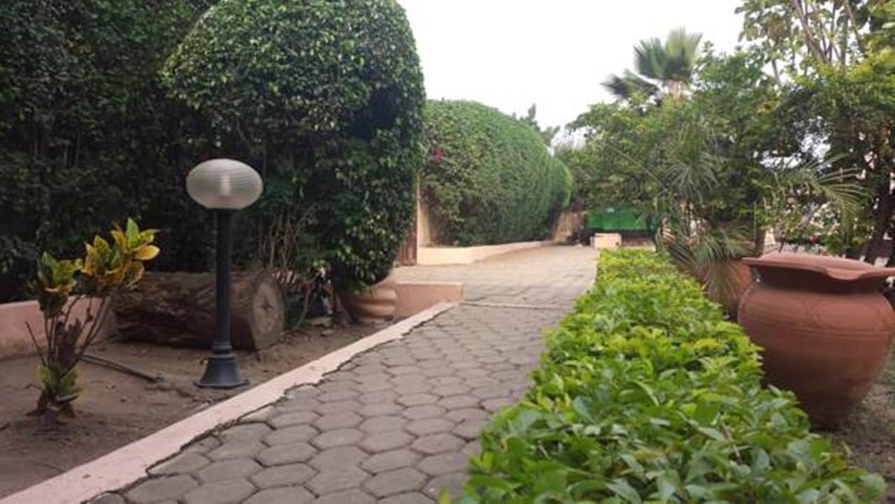 Joy Family Lodge Amasaman Экстерьер фото