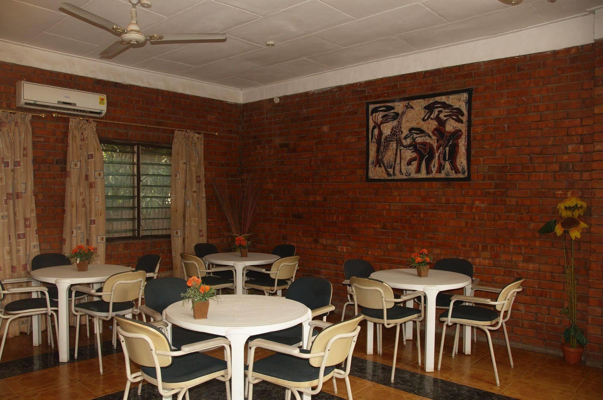 Joy Family Lodge Amasaman Экстерьер фото