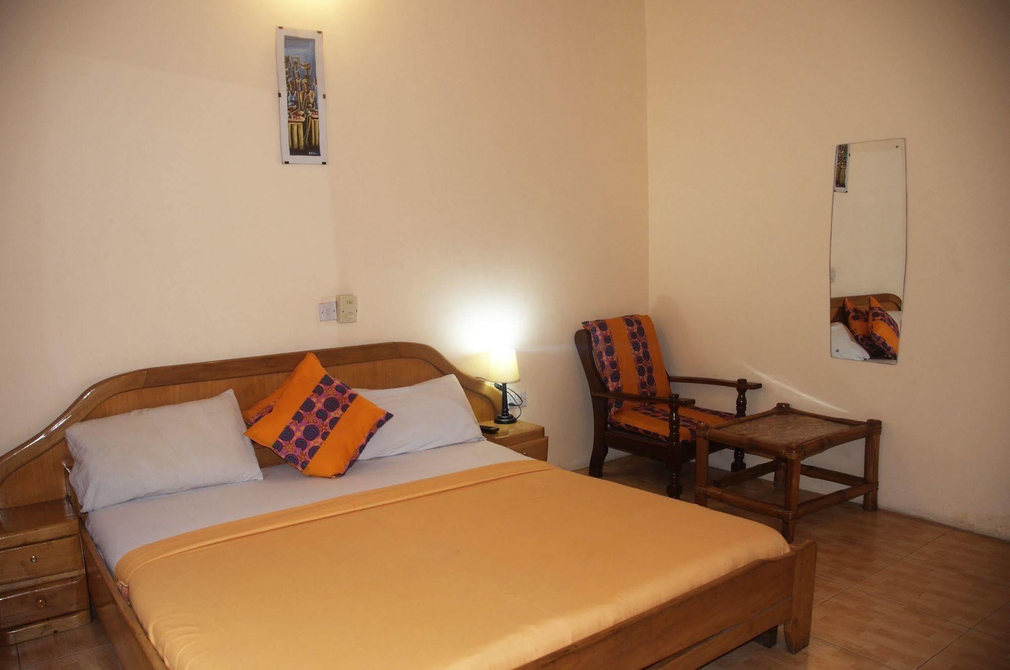 Joy Family Lodge Amasaman Экстерьер фото