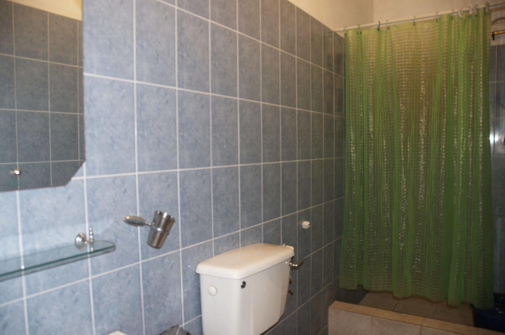 Joy Family Lodge Amasaman Экстерьер фото